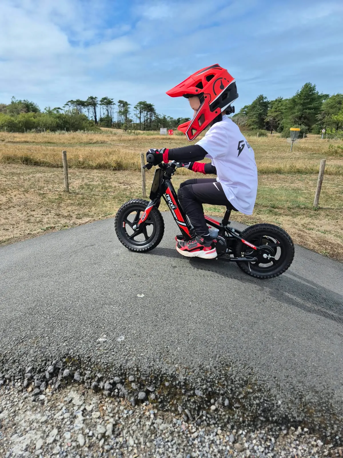 Revvi 12 electric balance bike