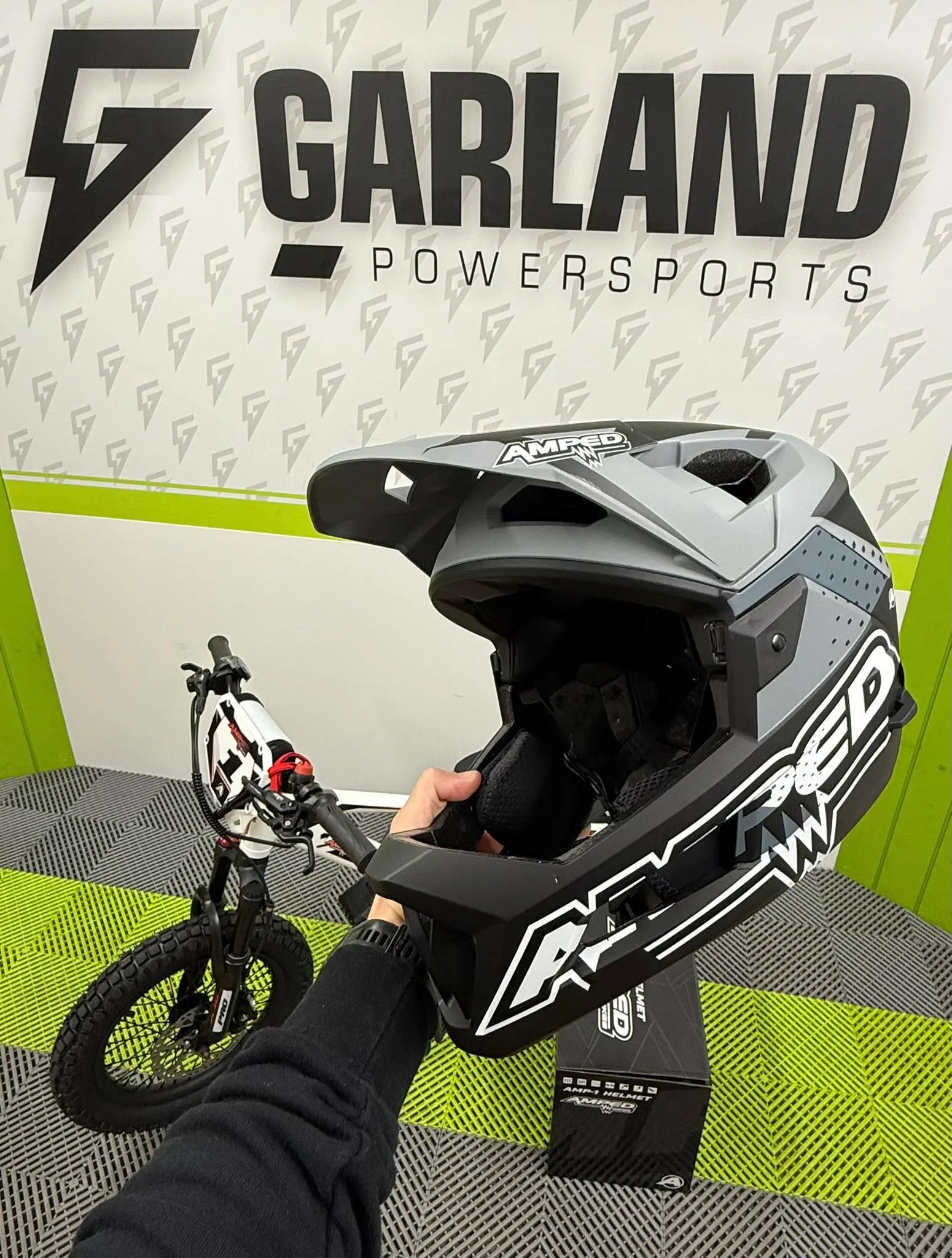 Amped AMP-1 Full Face Kids Helmet - Black