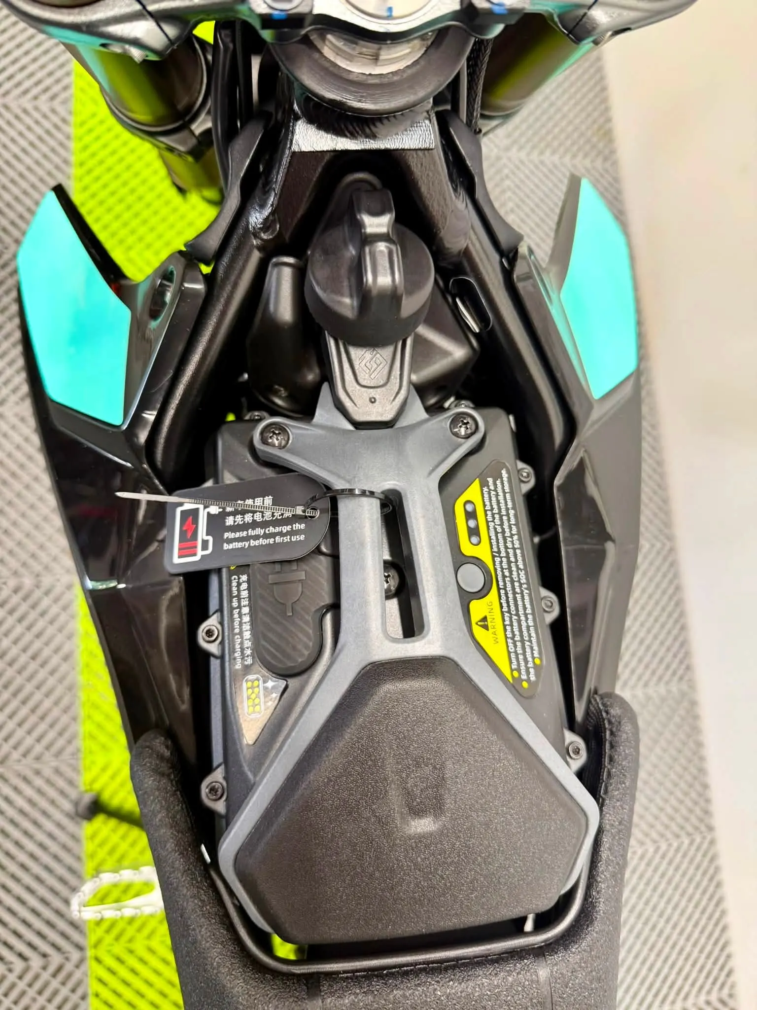 Sur-Ron Hyper Bee centrally mounted battery and motor