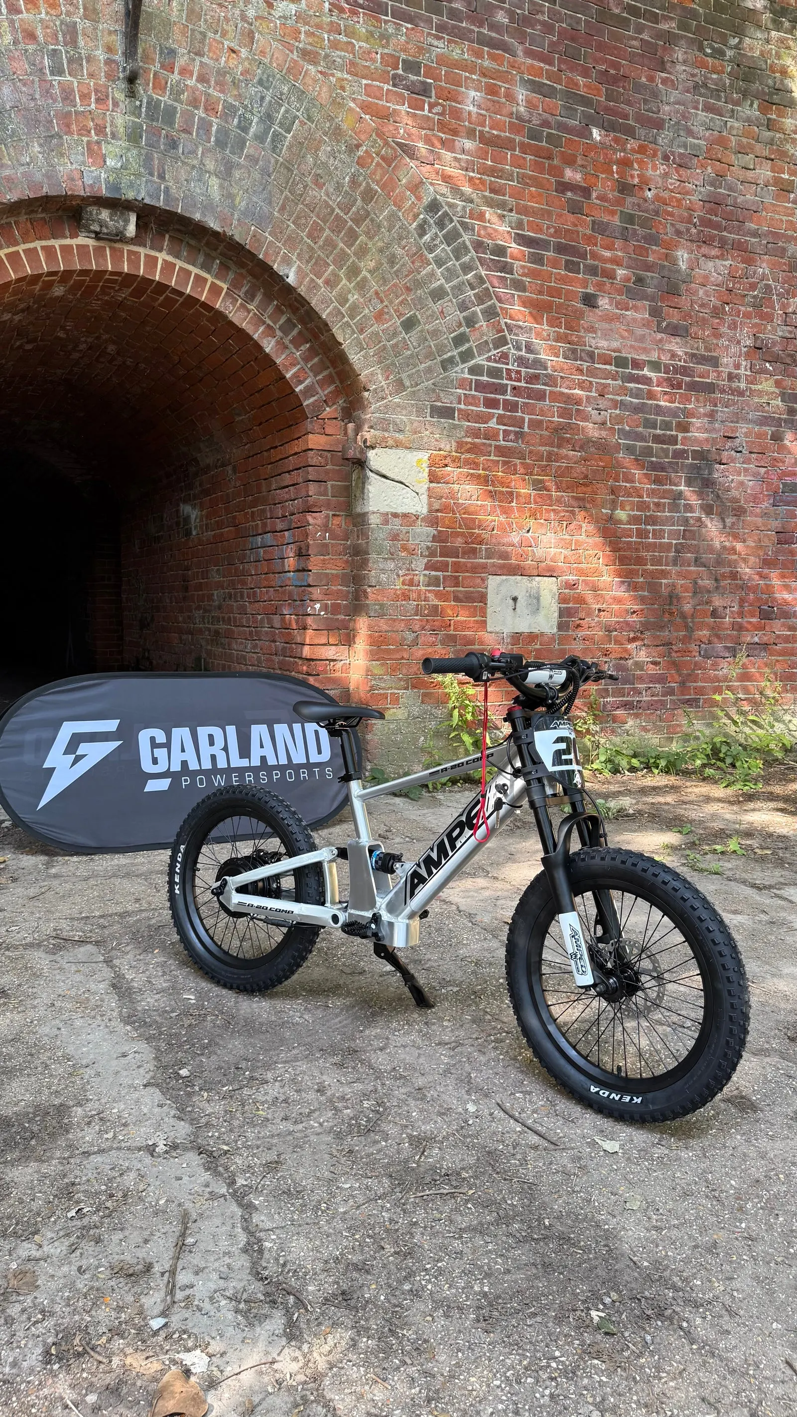 Amped A20 Comp premium full-suspension electric bike